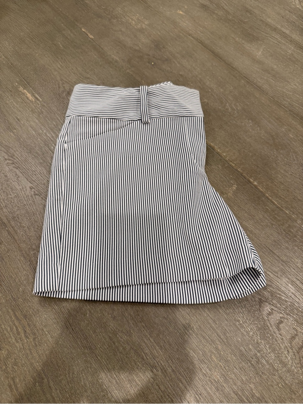 Ann Taylor Seersucker/Pinstripe High-Waist Shorts in Navy/White